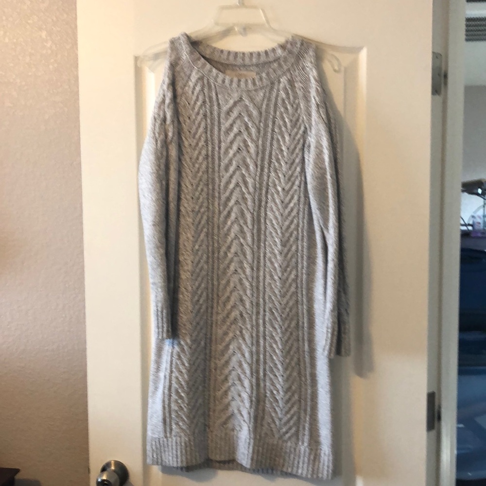 Women’s Sz xs Loft brand cold shoulder sweater dress
